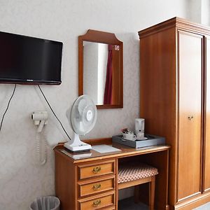 Twin Room Private Bathroom